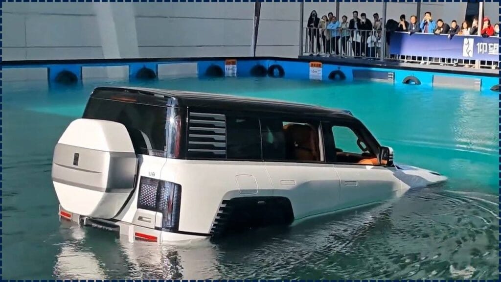 Floating in Water and Rotating 360°: BYD’s YangWang U8 Breaks Boundaries Beyond Land Rover and Tesla 1 Floating in Water and Rotating 360°