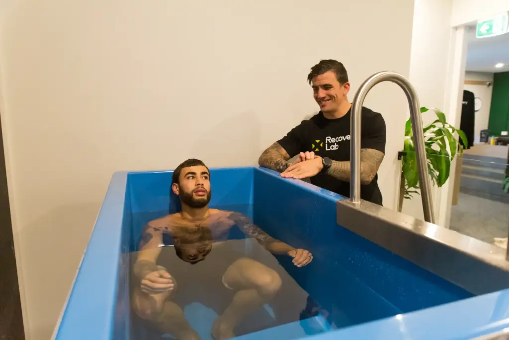 Cold Plunges and Ice Baths Explained – Check If the Viral Trend Really Boosts Your Health 2 Cold Plunges and Ice Baths
