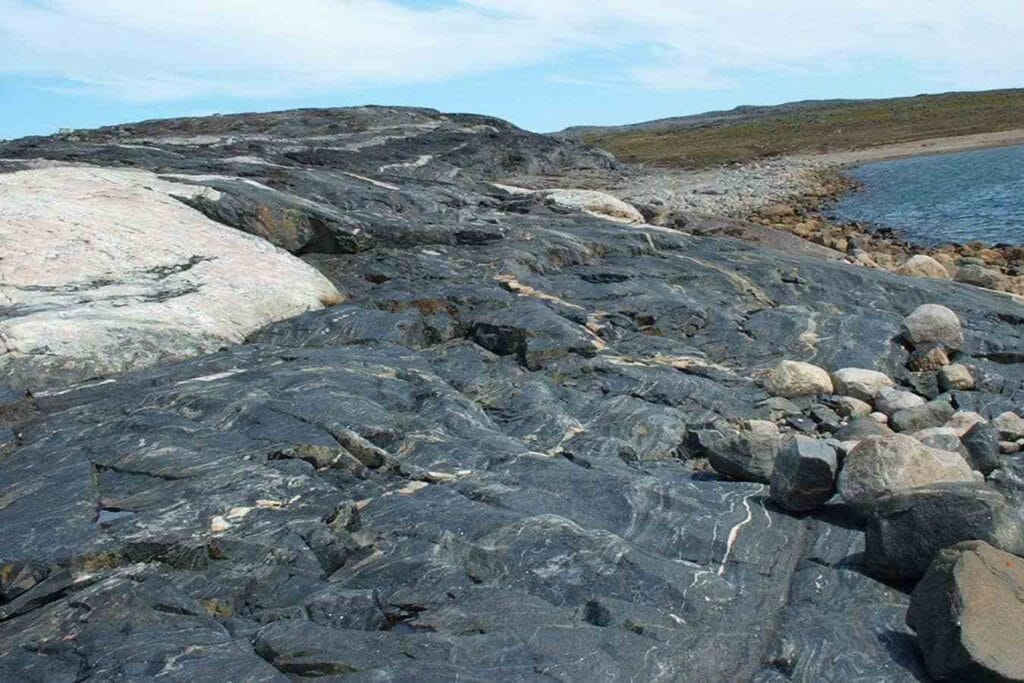 Earth’s First Rocks Formed Over 4 Billion Years Ago—Here’s What They Reveal About Our Planet’s Origins 2 Earth’s First Rocks