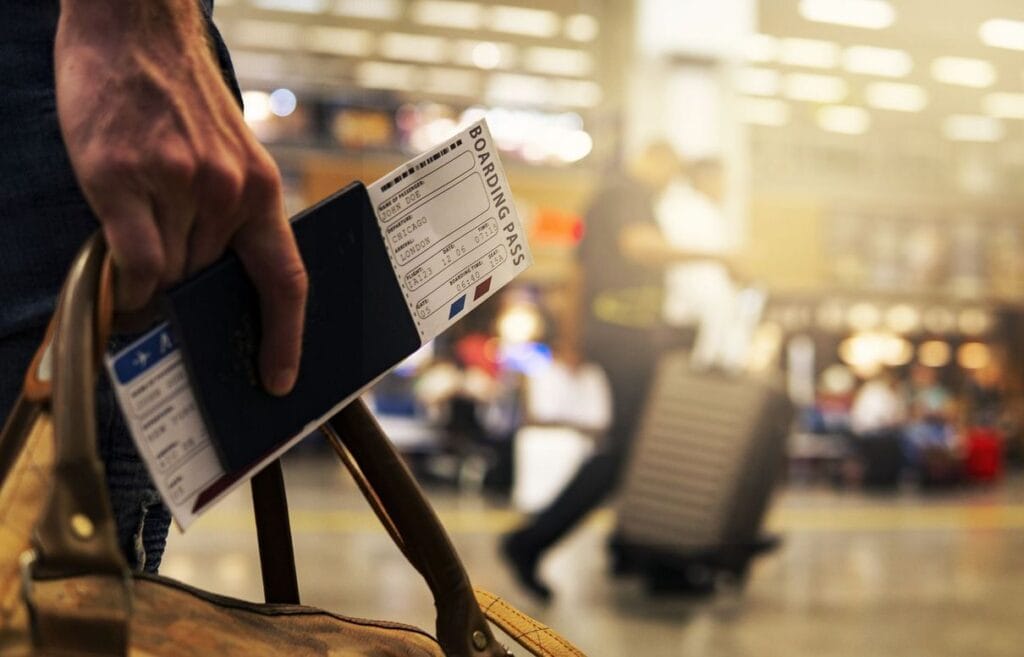 Travel Warning – You Can’t Fly With Over $10,000 in Cash Unless You Follow This New Rule 2 Fly With Over $10,000 in Cash