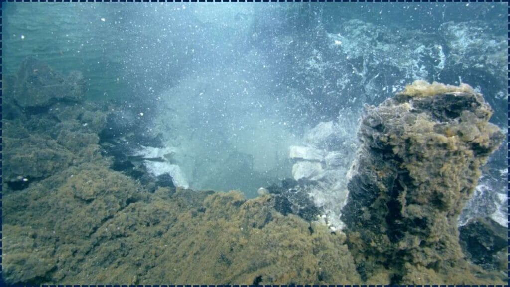 Massive Underwater Volcano Could Erupt Soon – Scientists Warn of Lava Explosion Beneath the Ocean Floor 1 Massive Underwater Volcano Could Erupt Soon