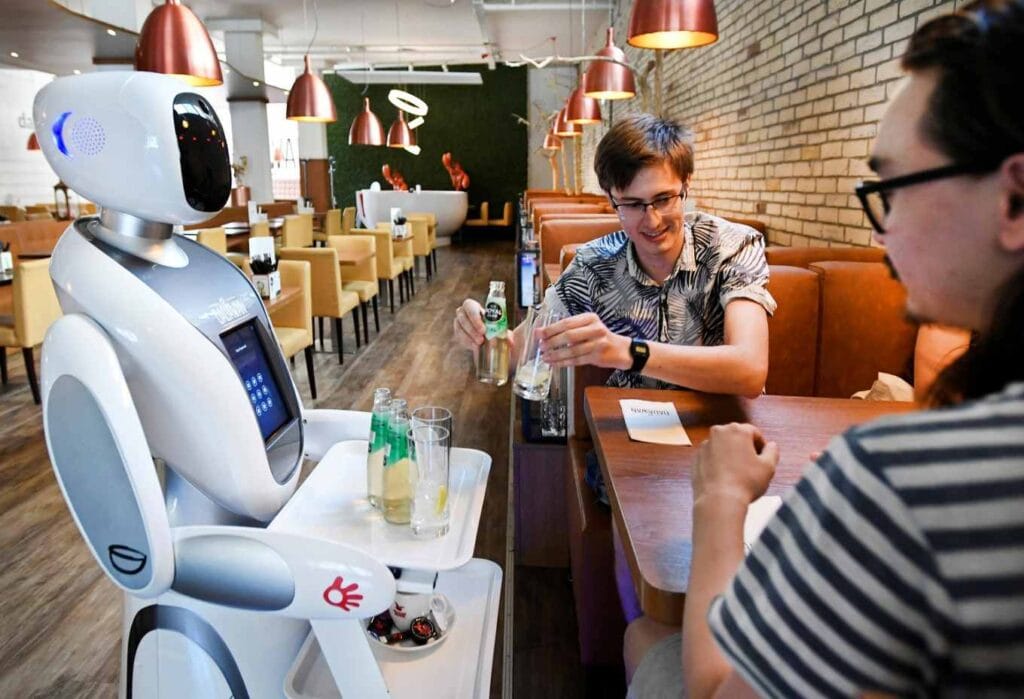 No Chefs, No Waiters – This New U.S. Restaurant Uses Robots for Everything From Cooking to Delivery 2 New U.S. Restaurant