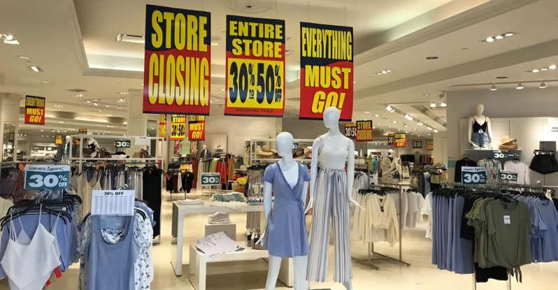 US Clothing Retailer to Shut 180 Stores in Shift Toward Online Operations 2 US Clothing Retailer