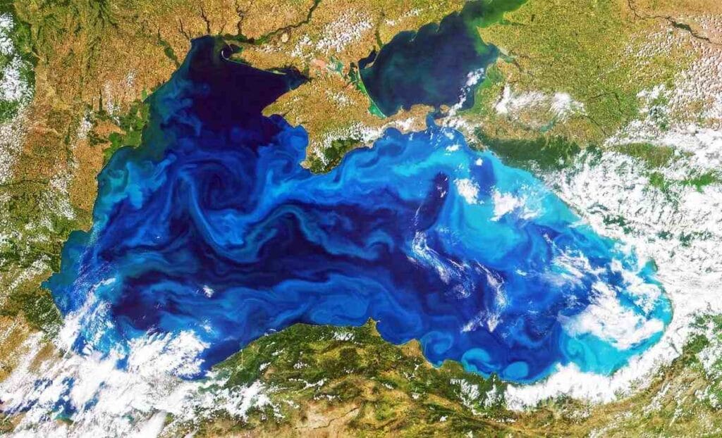World’s Oceans Are Quietly Changing Color And Scientists Warn It Could Signal Major Ecosystem Shifts 2 World’s Oceans Changing Color