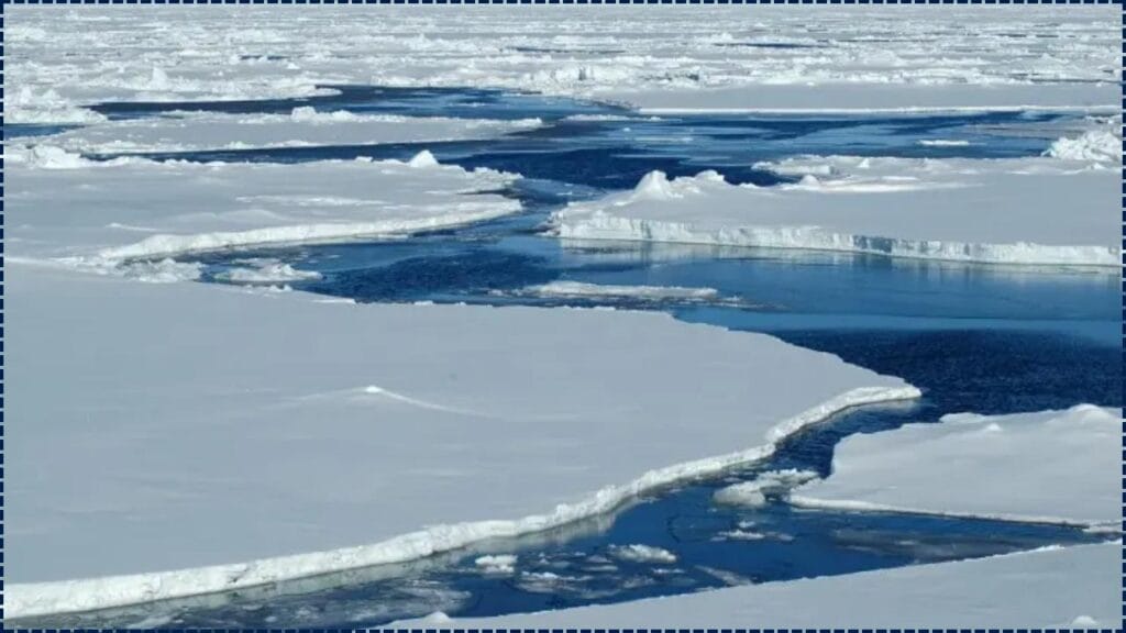 Antarctica’s Sea Ice Is Melting Faster Than Ever, Alarming Experts 1 Antarctica’s Sea Ice Is Melting Faster Than Ever