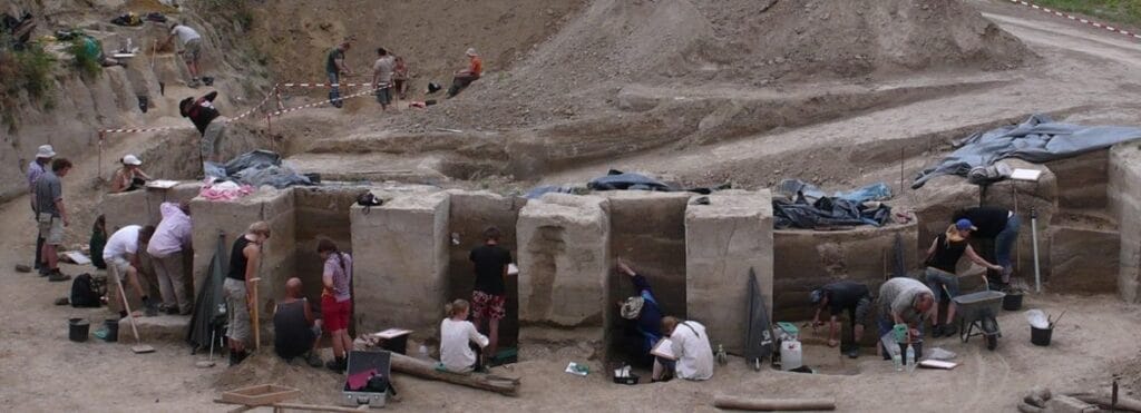 Scientists Discover 125,000-Year-Old Neanderthal Fat Factory in Germany 2 Old Neanderthal Fat Factory