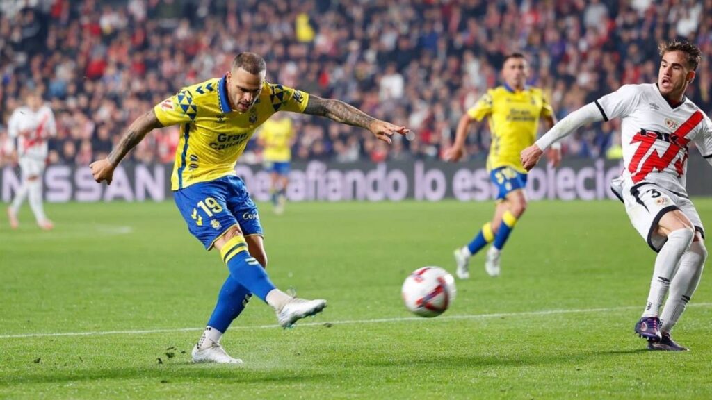 El Gesto Silencioso en Rayo-Las Palmas que Conmovió a Europa: El Significado del Brazalete Revelado 1 El Gesto Silencioso en Rayo-Las Palmas que Conmovió a Europa