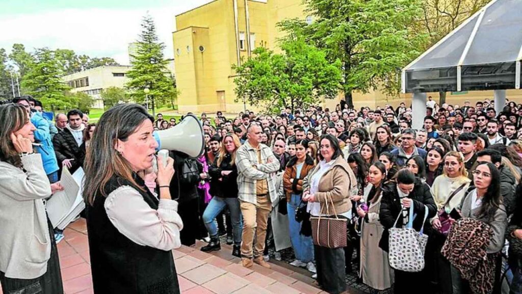 ¡Increíble! Extremadura logra cubrir todas sus plazas MIR por primera vez en tres años: ¿Cómo lo hicieron? 1 Extremadura logra cubrir todas sus plazas MIR por primera vez en tres años