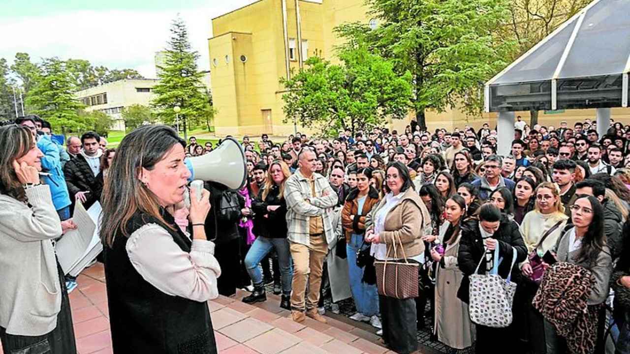 Extremadura logra cubrir todas sus plazas MIR por primera vez en tres años