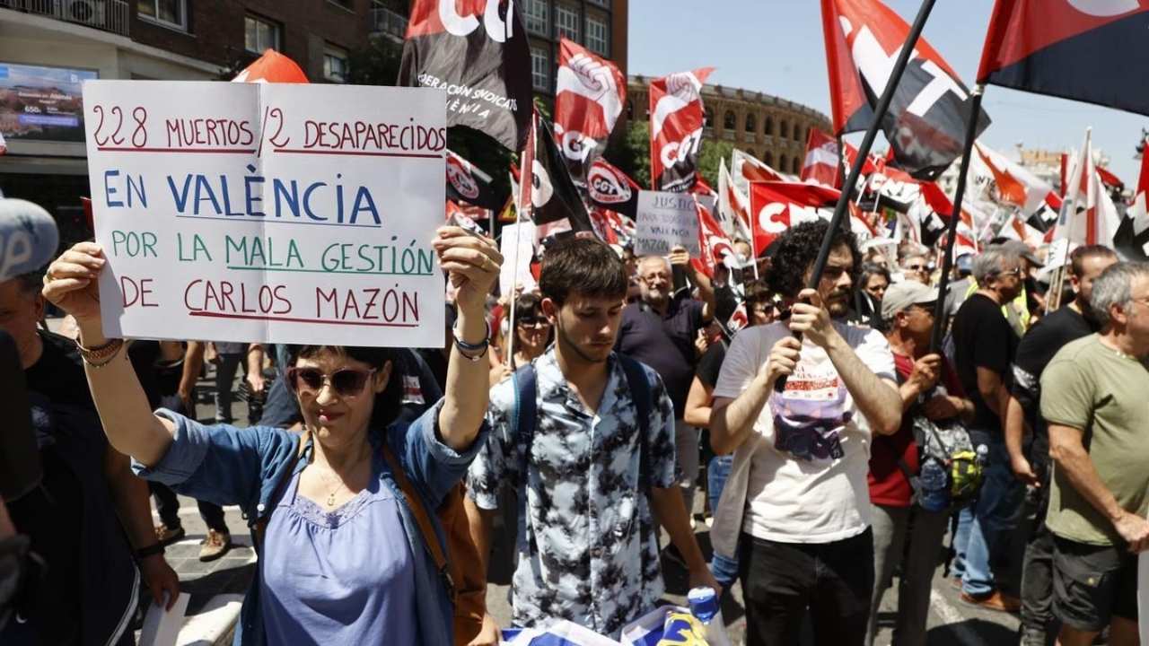 Huelga General En Valencia Contra Mazón