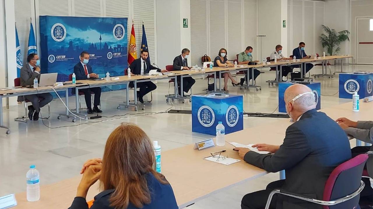 Interior Presenta Ley Que Endurece Control