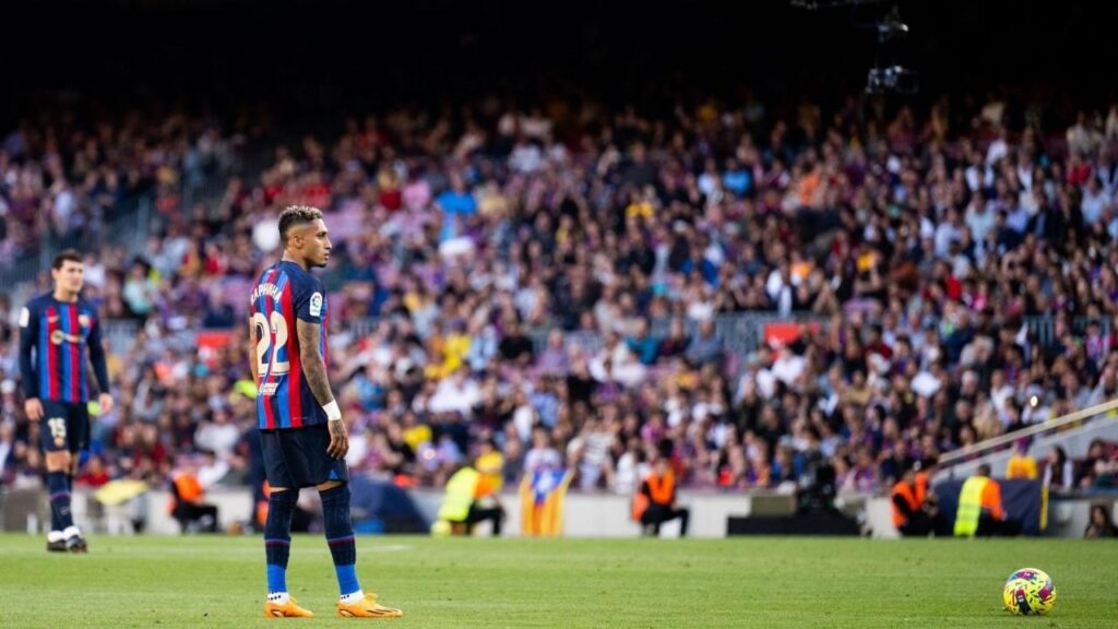 Raphinha Firma Nueva Contrato Con El Barça Hasta 2028 1 Raphinha Firma Nueva Contrato