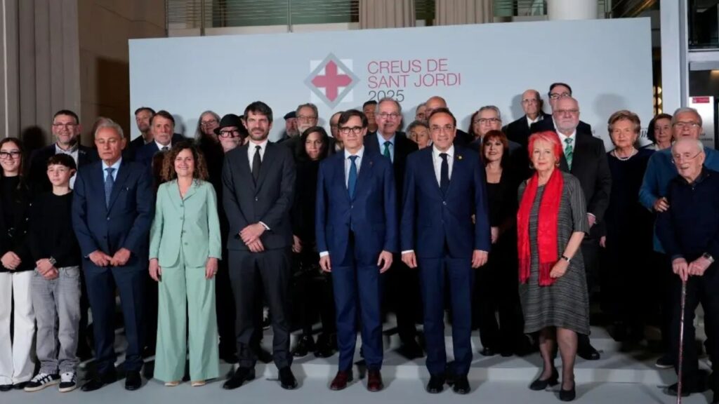 Rosa Maria Calaf recibe la Cruz de Sant Jordi por su trayectoria: check por qué este premio conmueve a toda Cataluña 1 Rosa Maria Calaf recibe la Cruz de Sant Jordi por su trayectoria