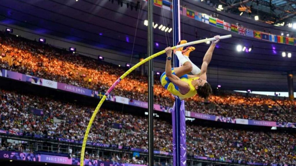 Bravo y Clemente brillan en pértiga y abren con fuerza el Europeo por equipos para España 1 Bravo y Clemente brillan en pértiga