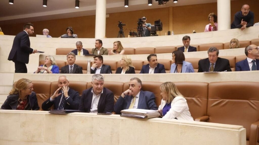 El dilema del debate: Aprobadas solo la mitad de las propuestas presentadas 1 El dilema del debate