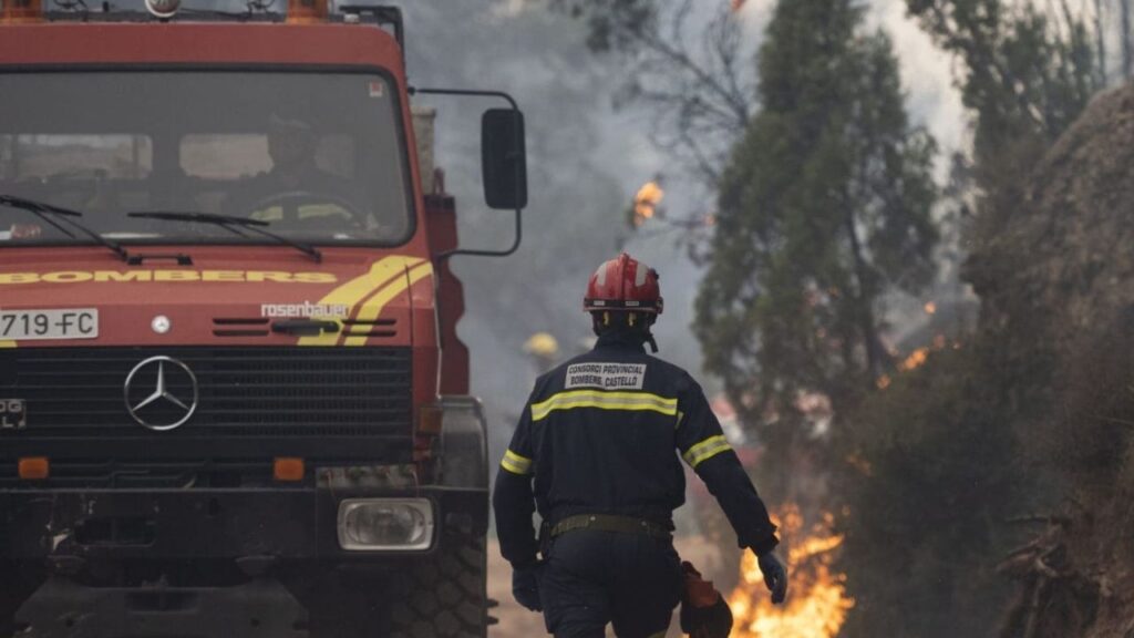 Incendio Agrícola Devasta 445 Hectáreas y Obliga a Confinar Cervera por Más de Tres Horas 1 Incendio Agrícola Devasta 445 Hectáreas